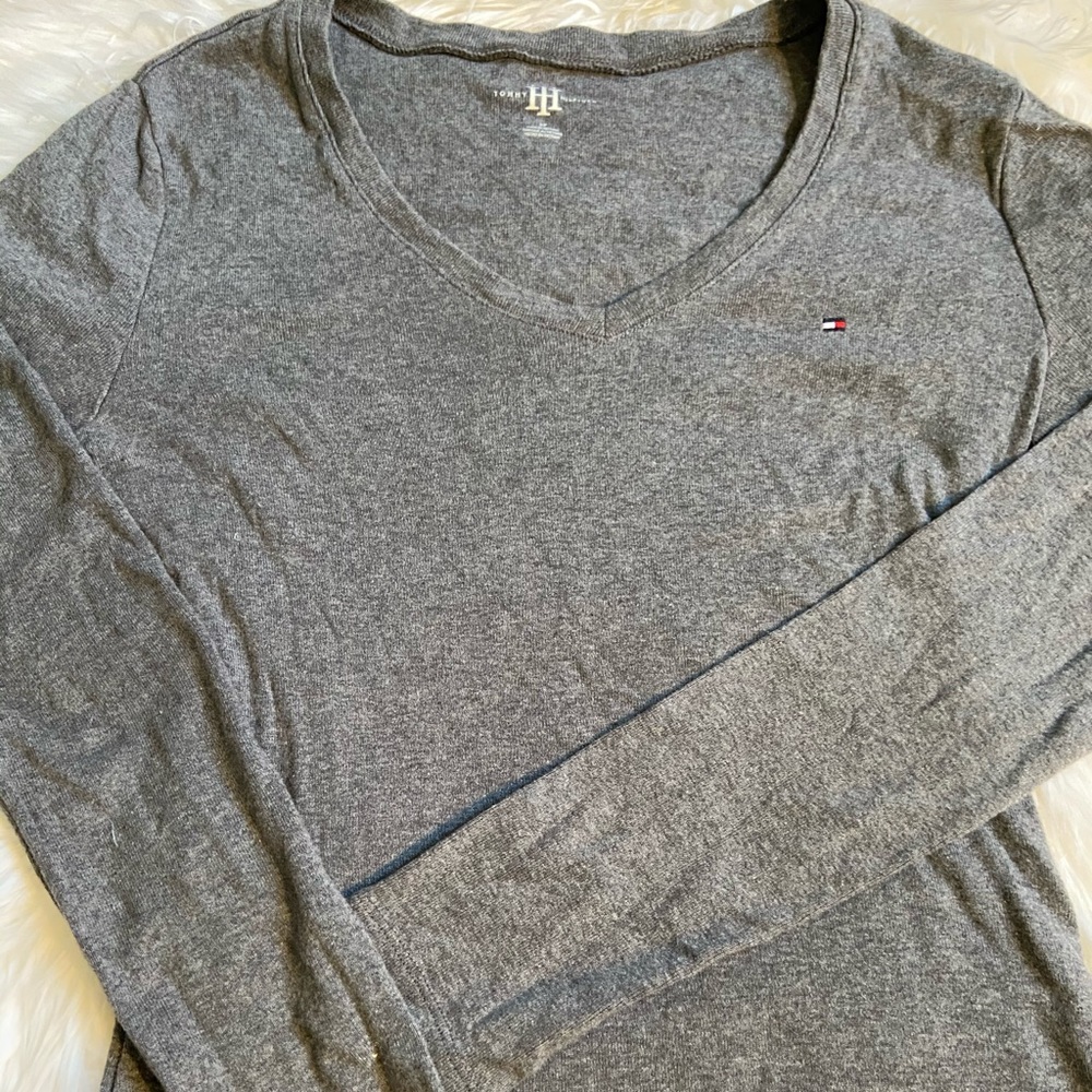 Grey tommy sweater